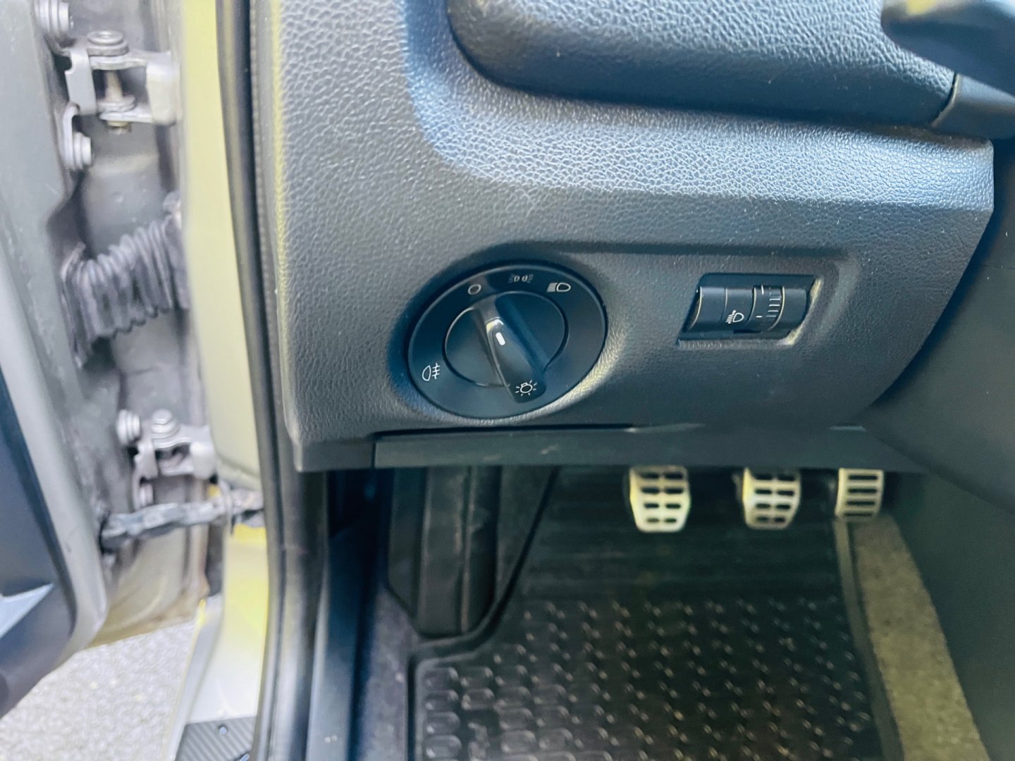 Škoda Roomster 1.2 i BENZÍN 51 KW NAJ 94 TIS