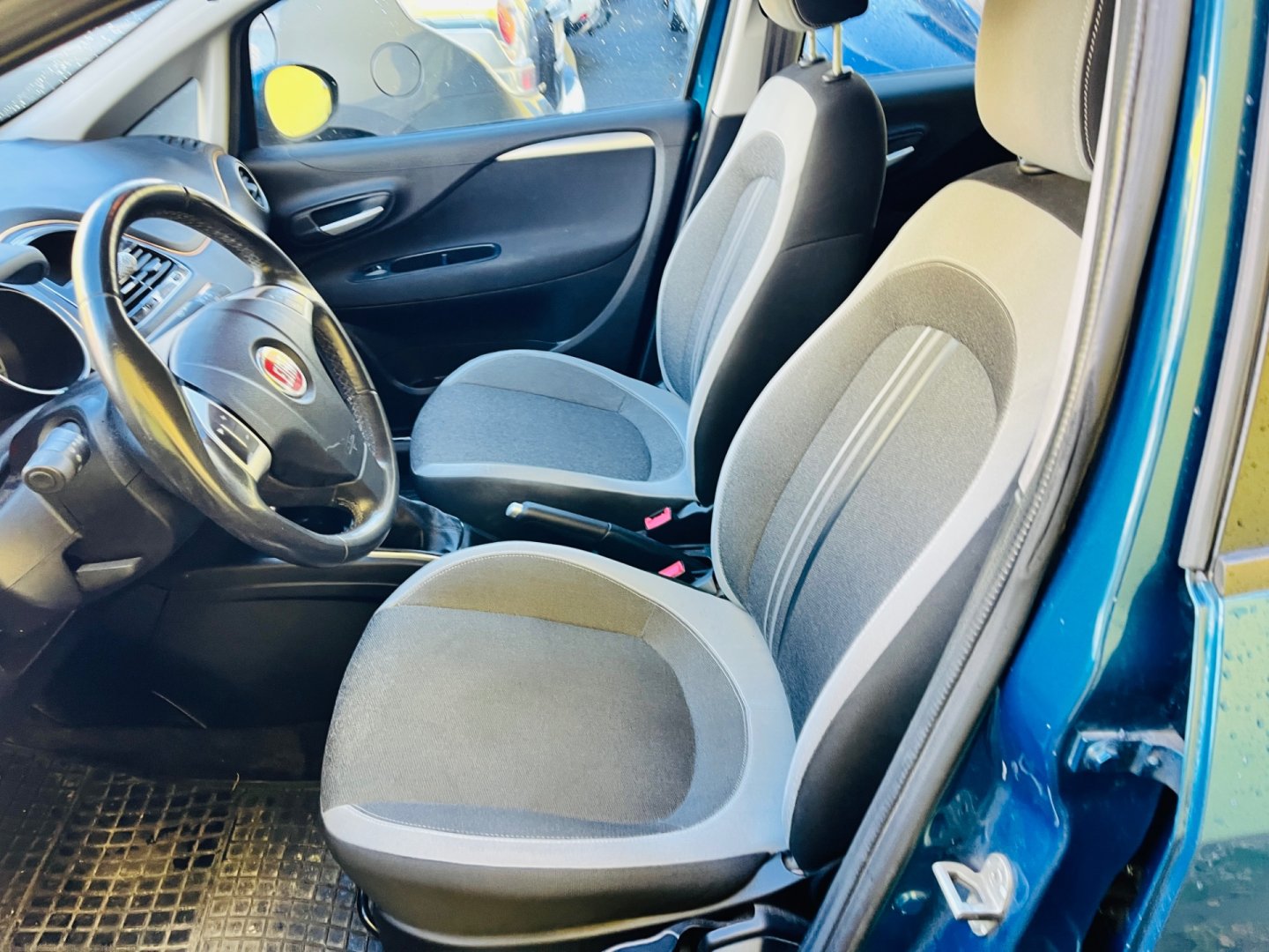 Fiat Punto 1.2 i BENZÍN ALU KOLA