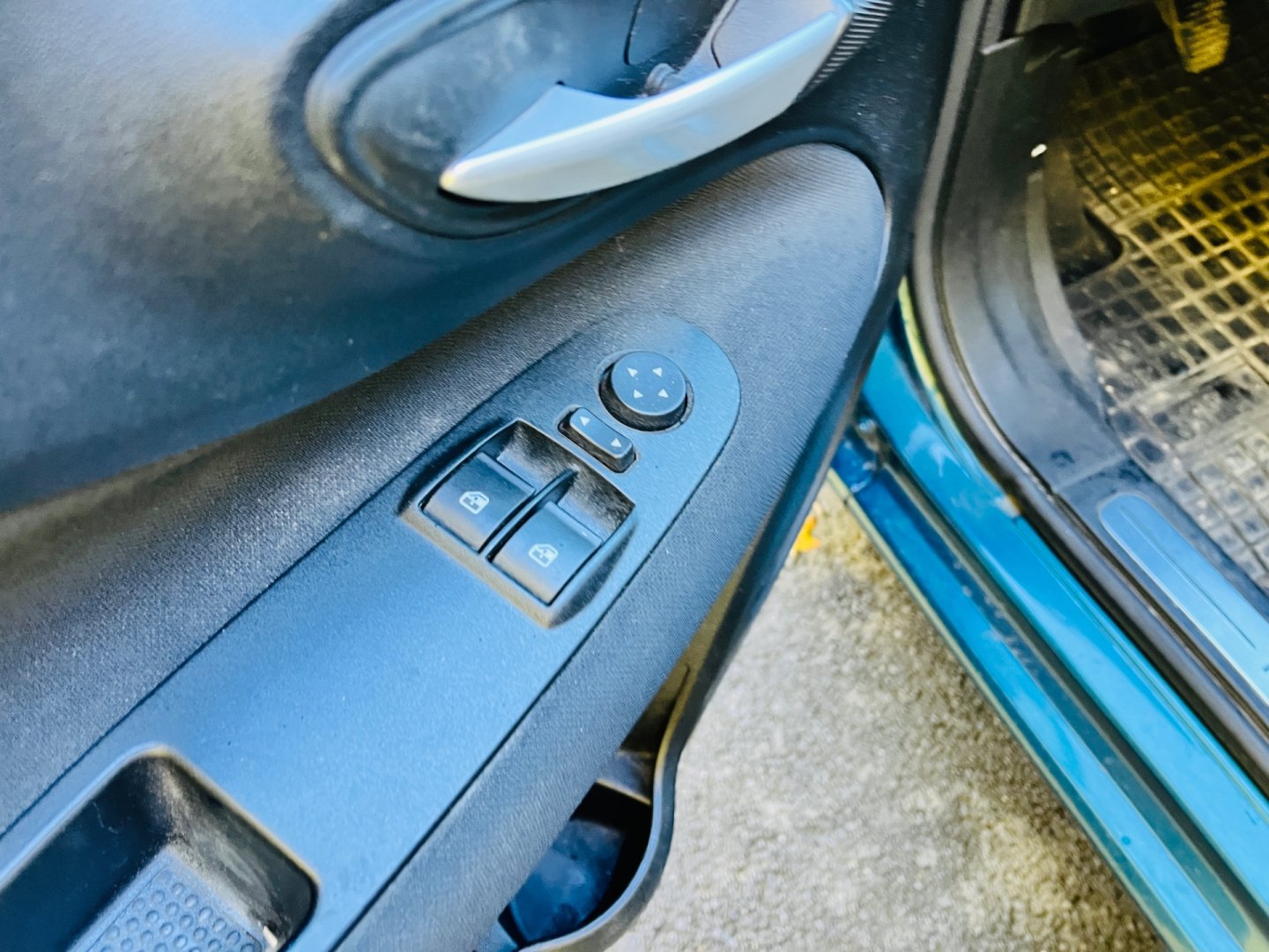 Fiat Punto 1.2 i BENZÍN ALU KOLA