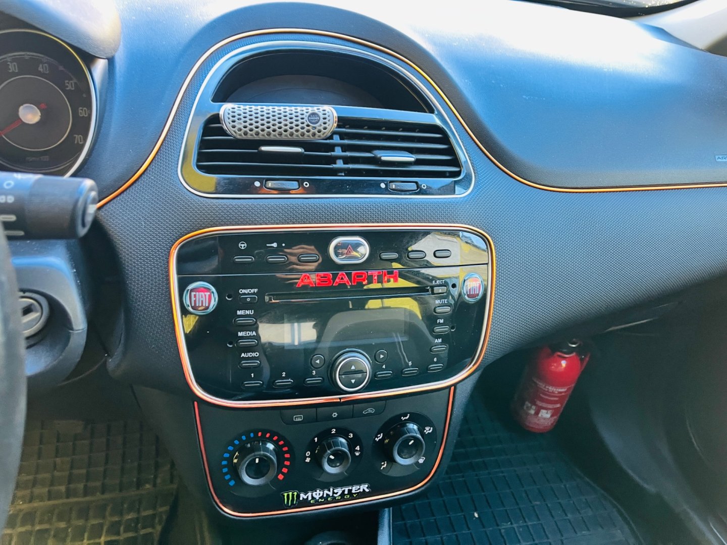 Fiat Punto 1.2 i BENZÍN ALU KOLA