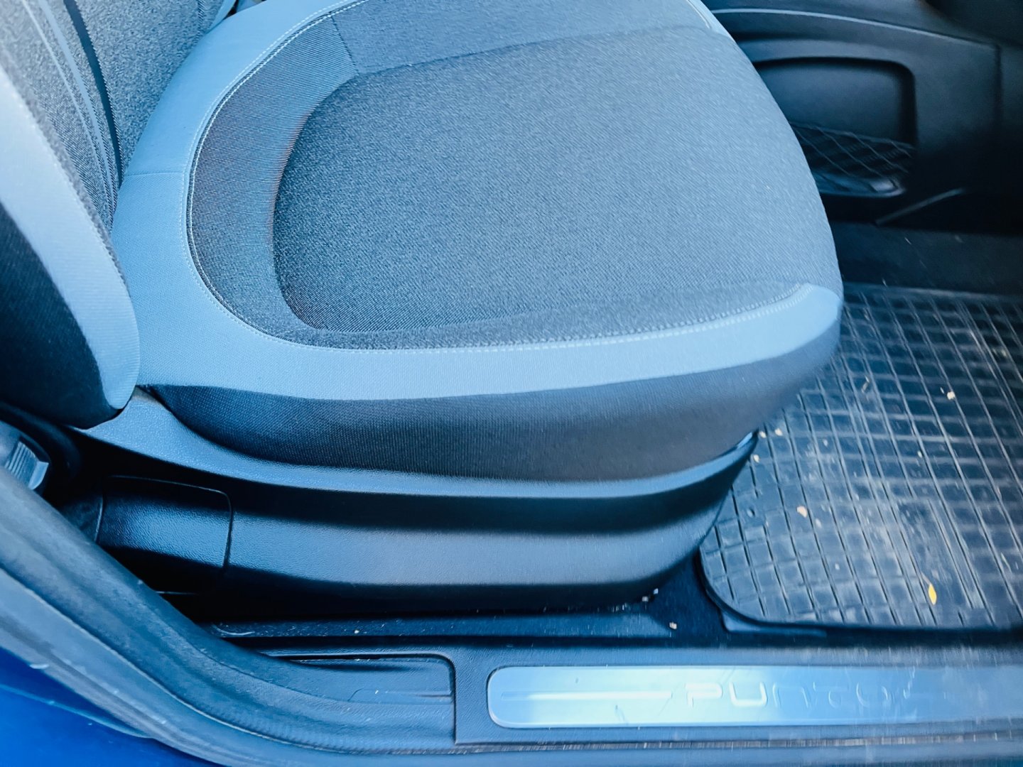 Fiat Punto 1.2 i BENZÍN ALU KOLA