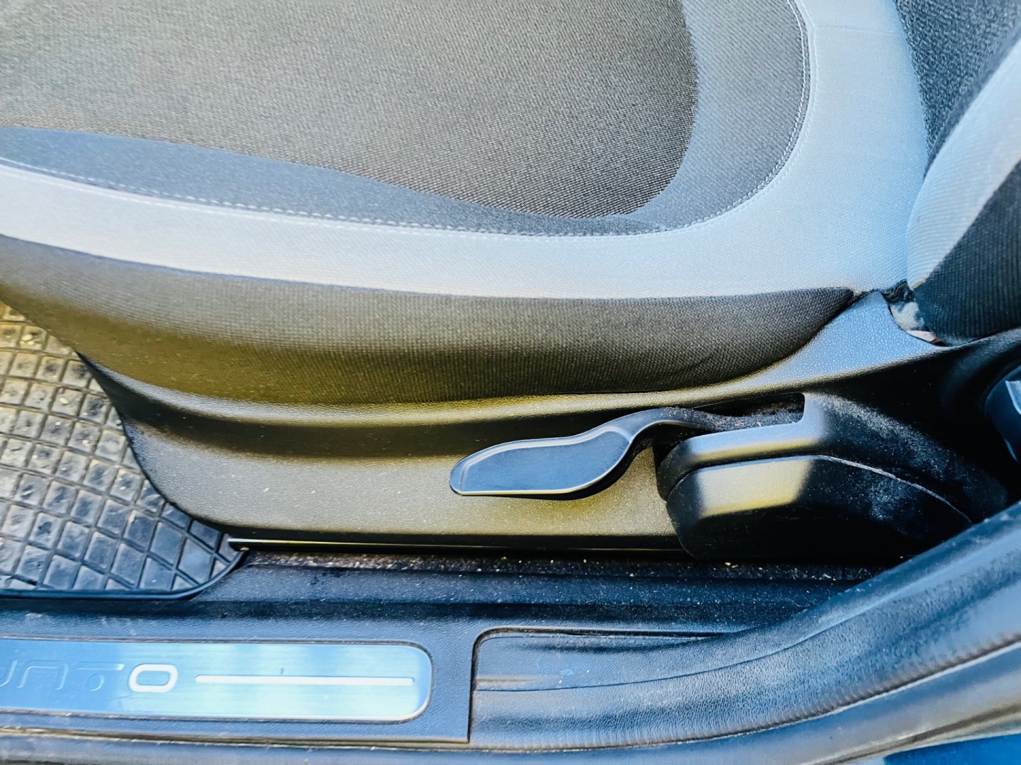 Fiat Punto 1.2 i BENZÍN ALU KOLA