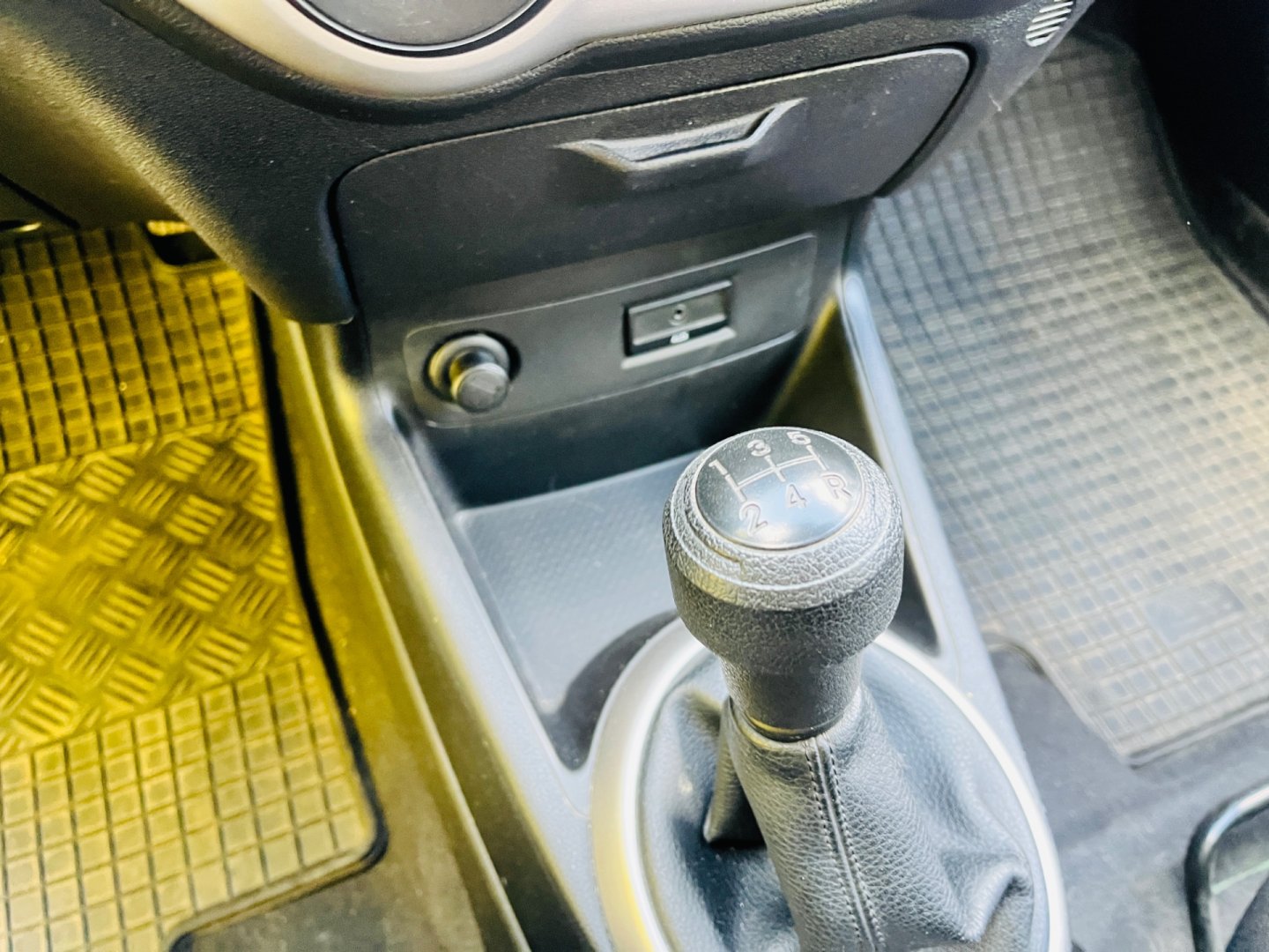 Hyundai i20 1.2 i BENZÍN NAJETO JEN 42 TIS