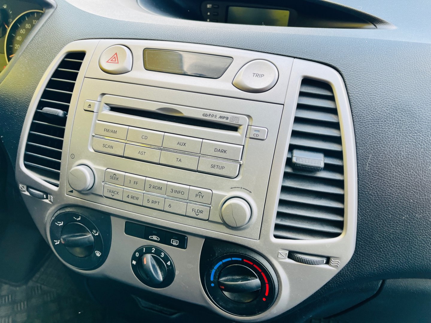 Hyundai i20 1.2 i BENZÍN NAJETO JEN 42 TIS