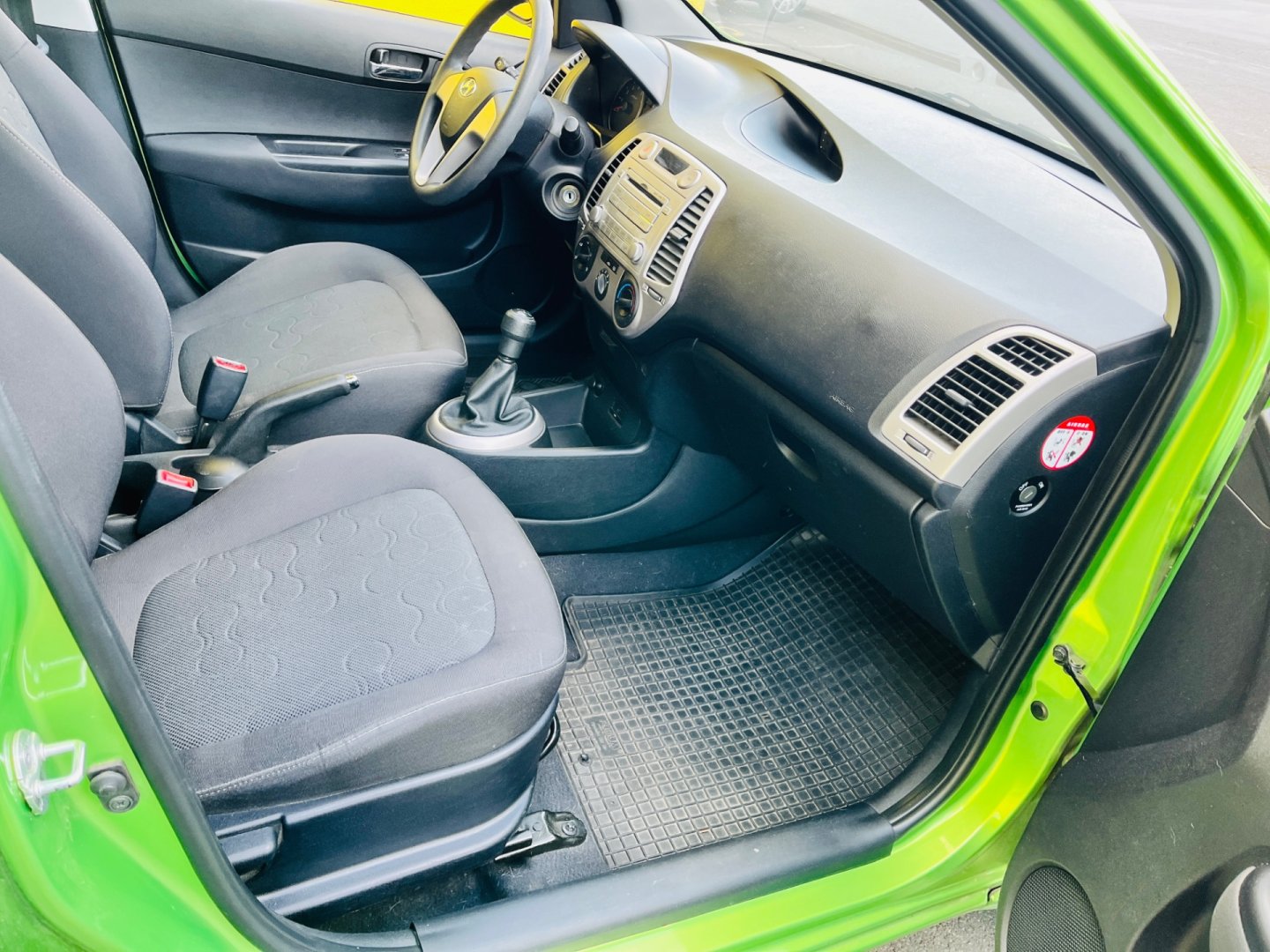 Hyundai i20 1.2 i BENZÍN NAJETO JEN 42 TIS