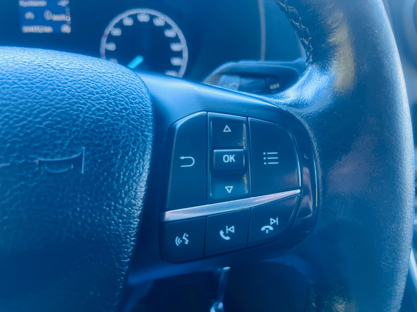 Ford Transit Custom 2.0 TDDi 96 kW AUTOMAT 9 MÍST