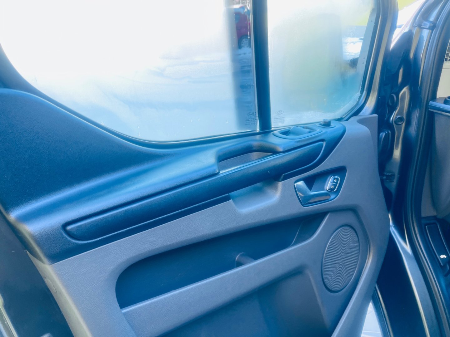 Ford Transit Custom 2.0 TDDi 96 kW AUTOMAT 9 MÍST