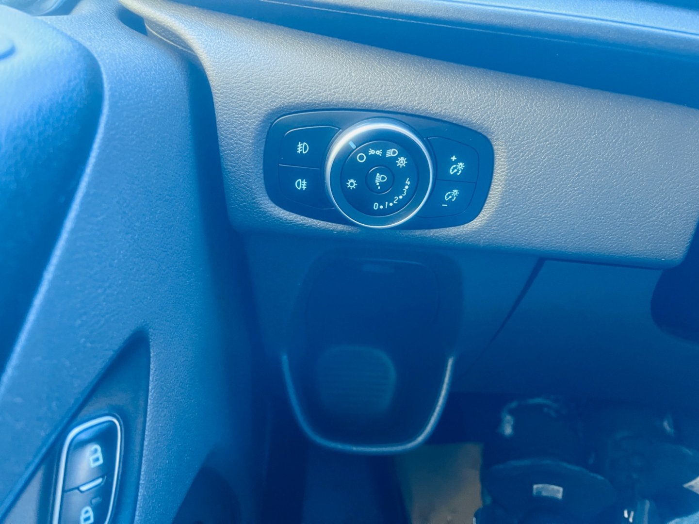 Ford Transit Custom 2.0 TDDi 96 kW AUTOMAT 9 MÍST