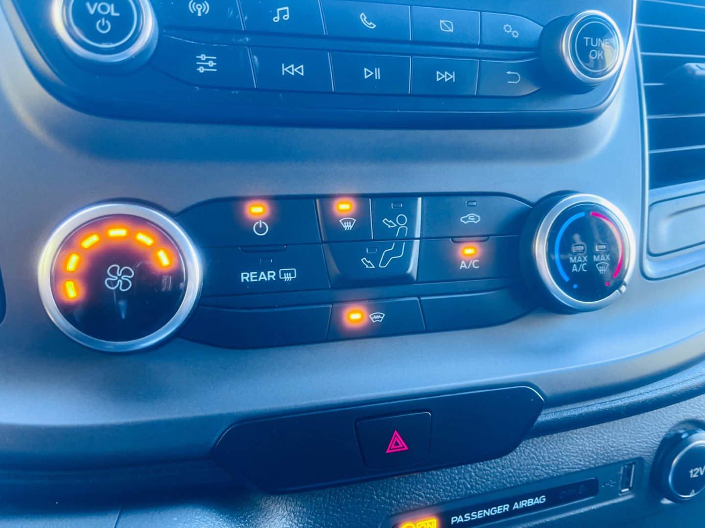 Ford Transit Custom 2.0 TDDi 96 kW AUTOMAT 9 MÍST