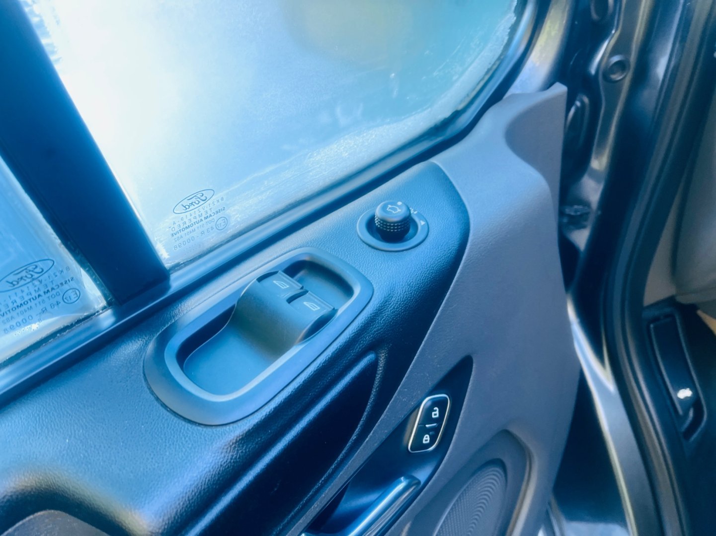 Ford Transit Custom 2.0 TDDi 96 kW AUTOMAT 9 MÍST