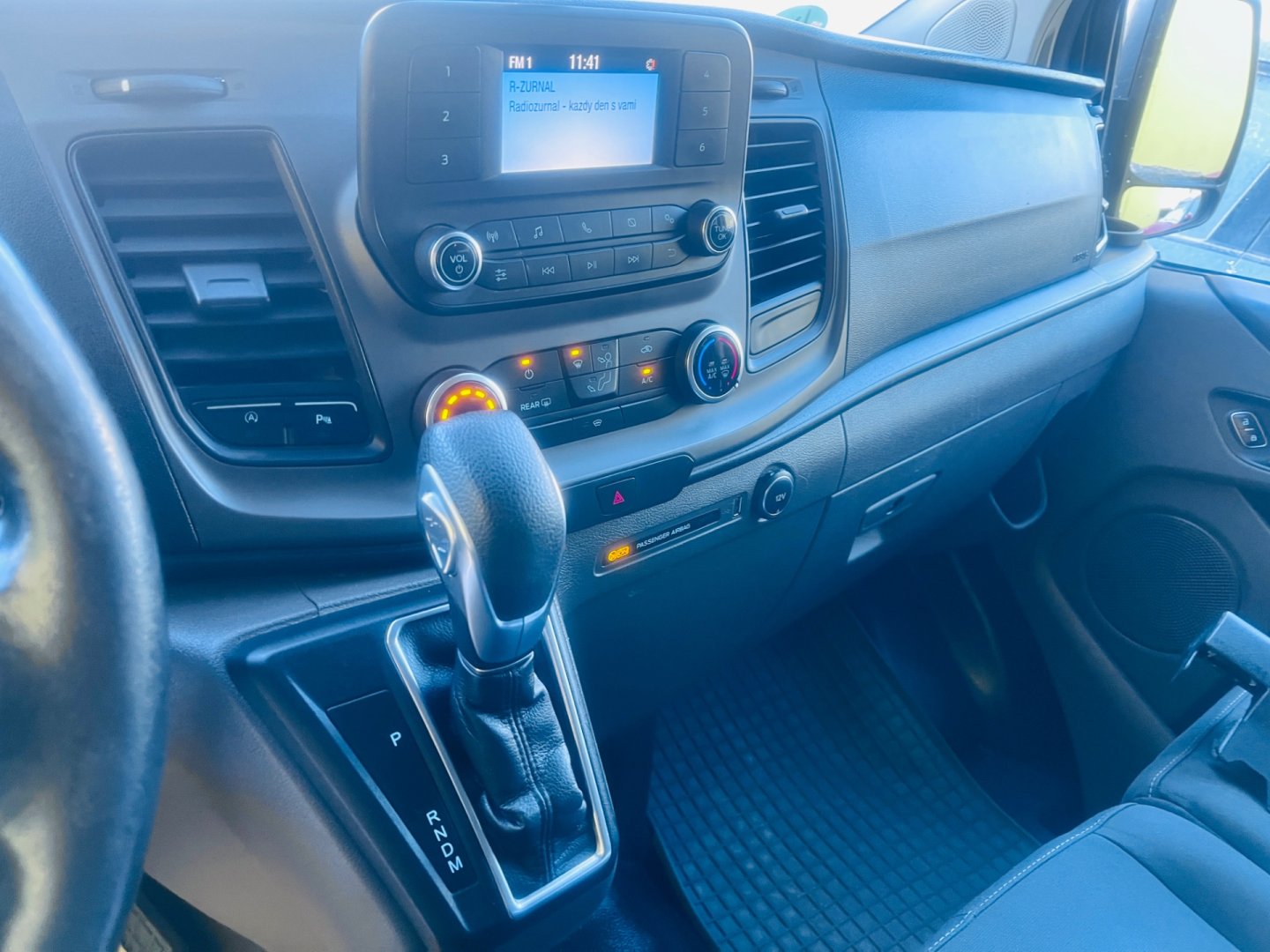 Ford Transit Custom 2.0 TDDi 96 kW AUTOMAT 9 MÍST