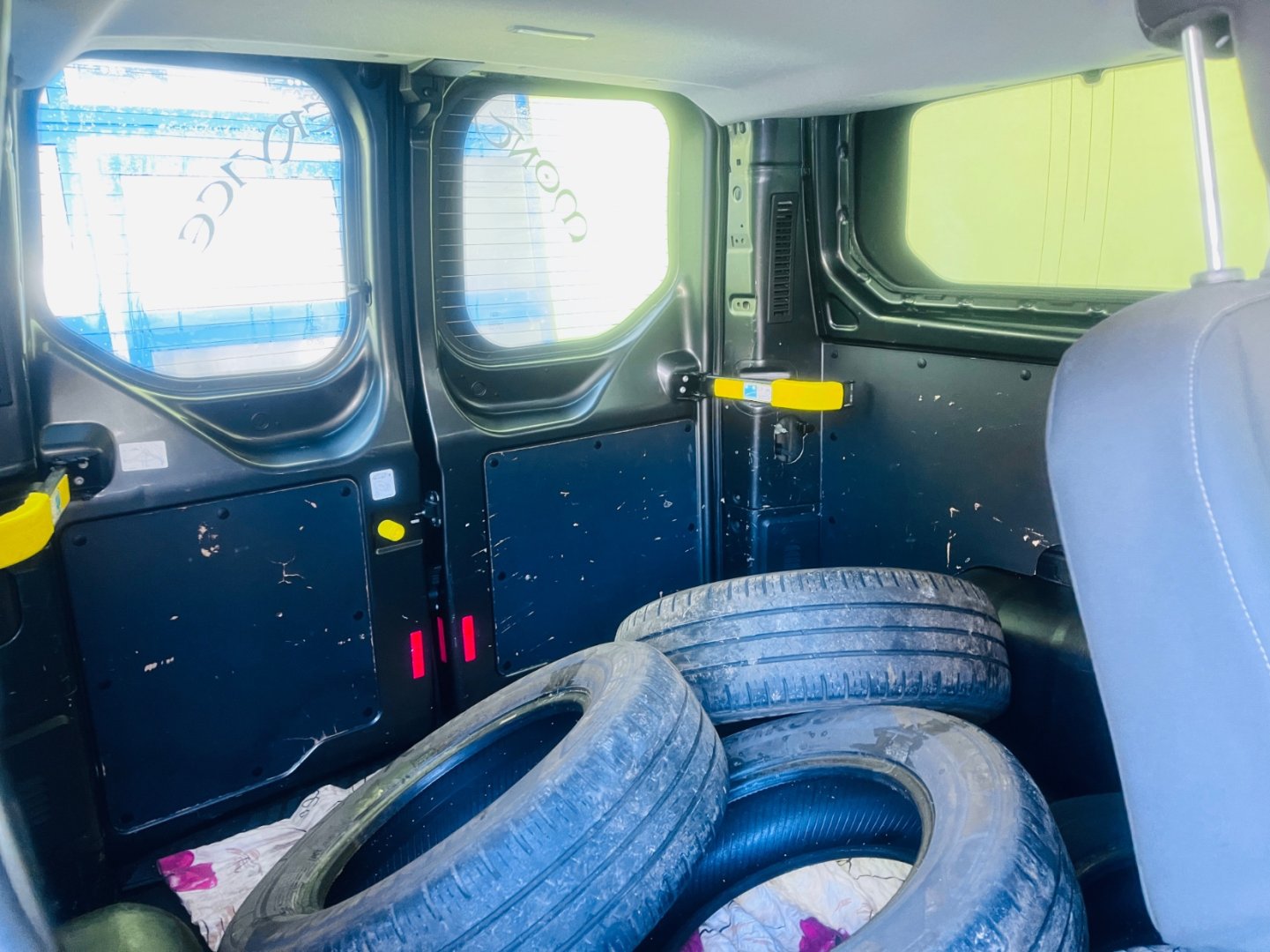 Ford Transit Custom 2.0 TDDi 96 kW AUTOMAT 9 MÍST