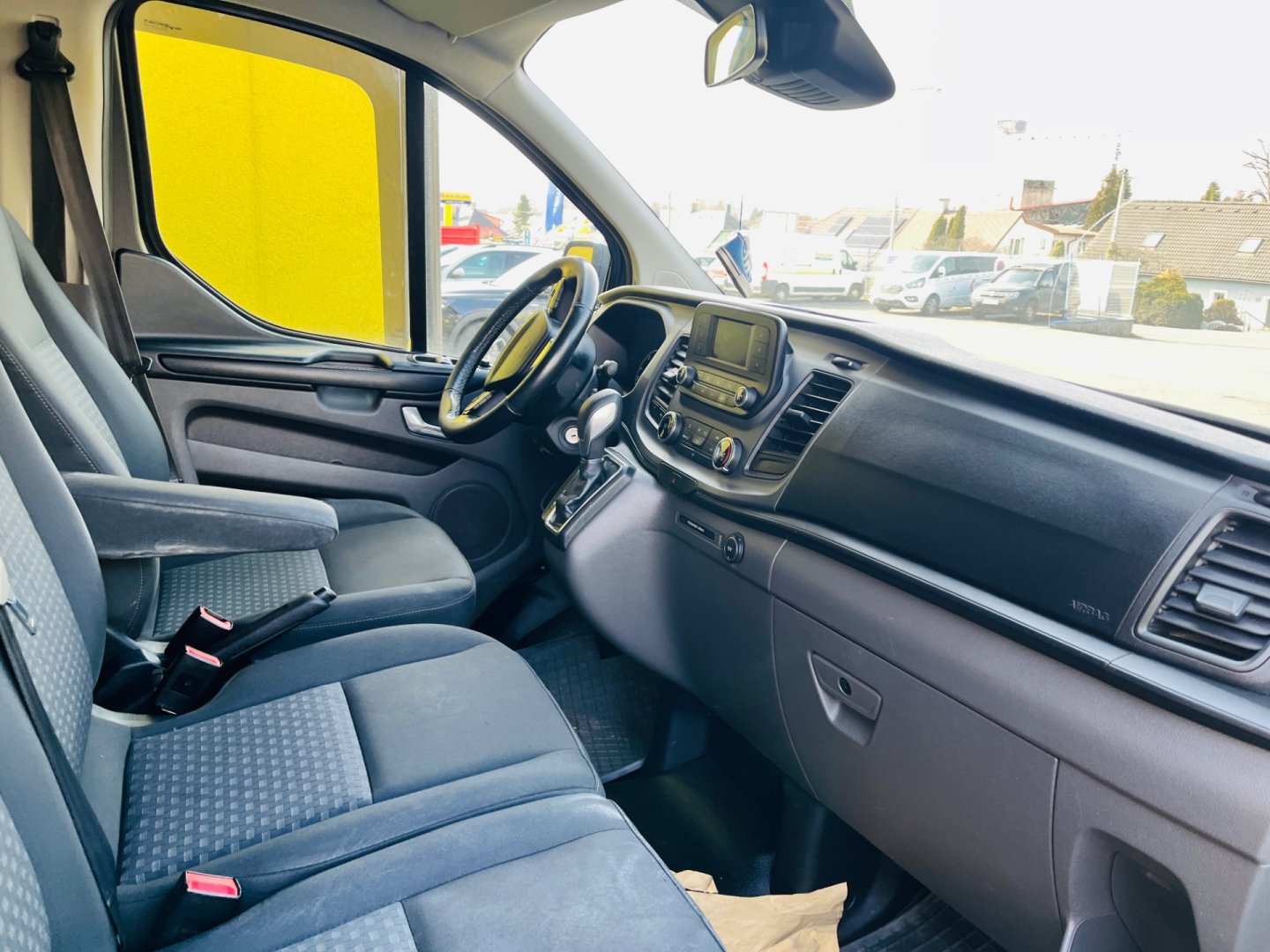 Ford Transit Custom 2.0 TDDi 96 kW AUTOMAT 9 MÍST