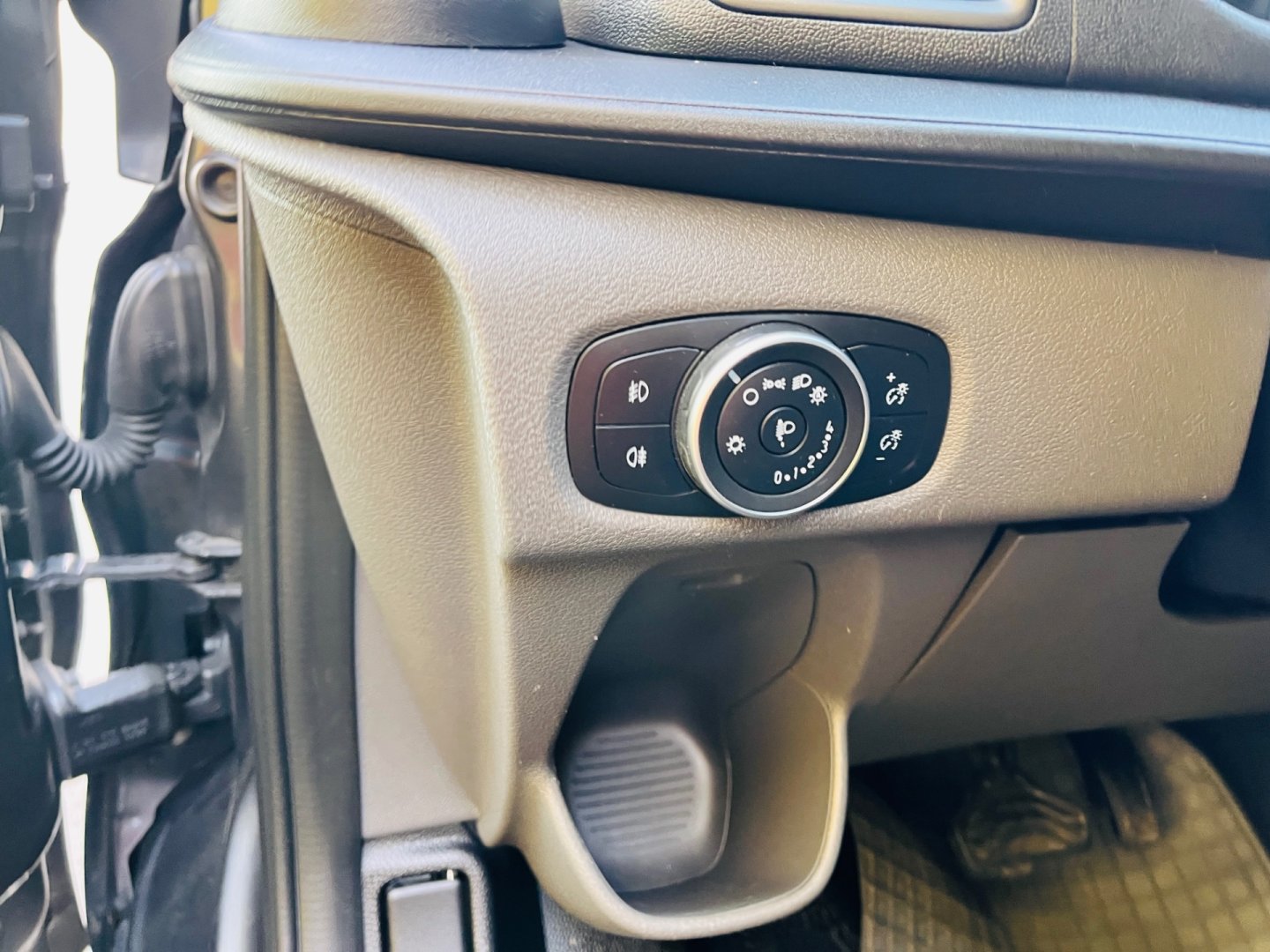 Ford Transit Custom 2.0 TDDi 96 kW AUTOMAT 9 MÍST