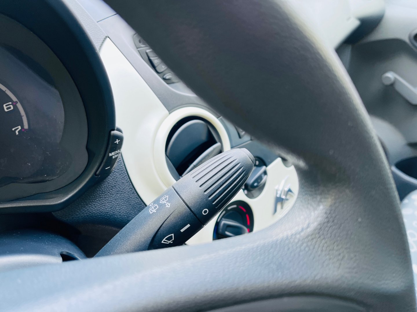 Ford Ka 1,2 i BENZÍN