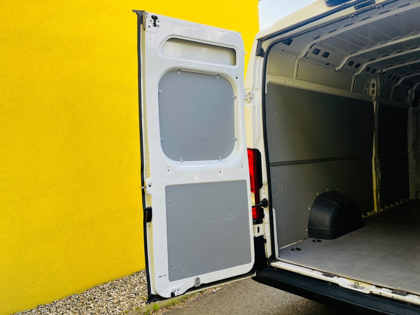 Citroën Jumper 2.2 FG35 L4H2 NAJETO JEN 75TIS