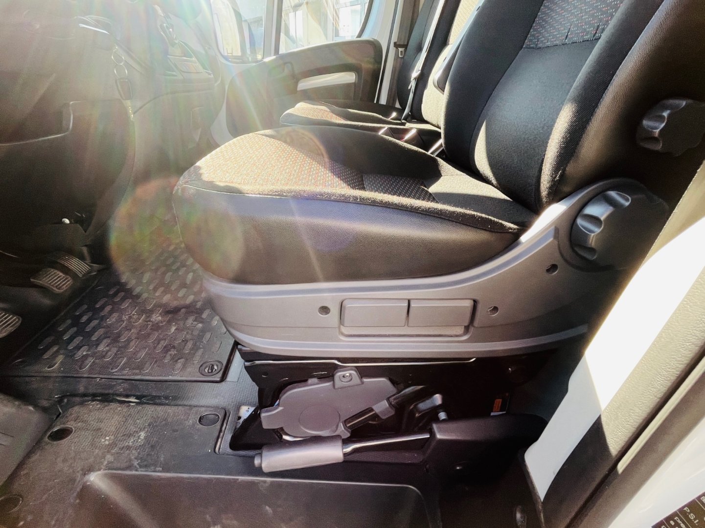 Citroën Jumper 2.2 FG35 L4H2 NAJETO JEN 75TIS