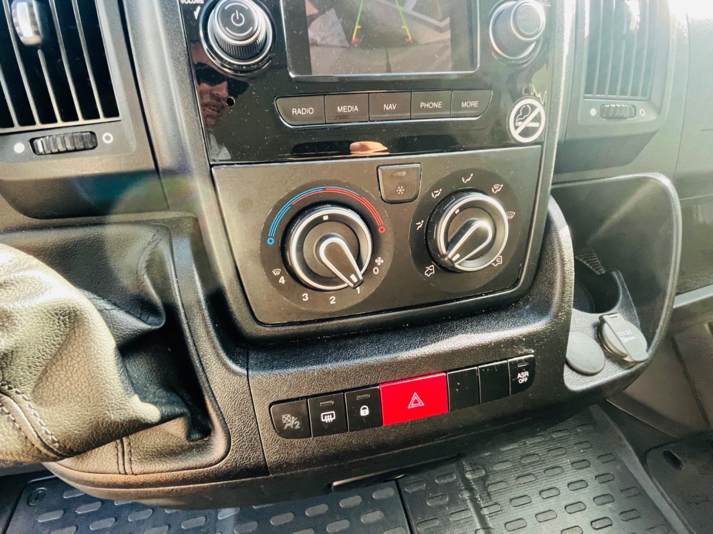 Citroën Jumper 2.2 FG35 L4H2 NAJETO JEN 75TIS