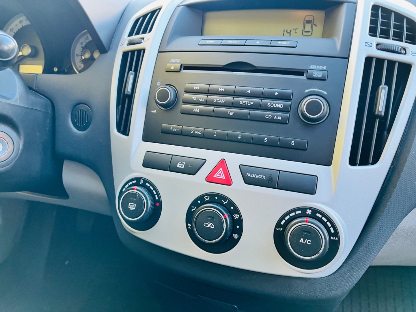 Kia Cee´d 1.4 i BENZÍN