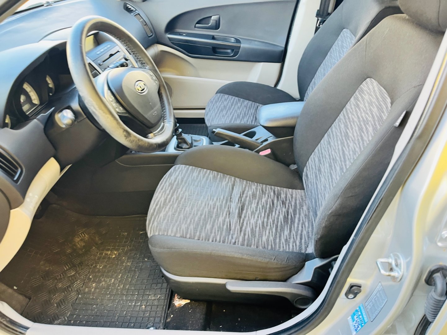 Kia Cee´d 1.4 i BENZÍN