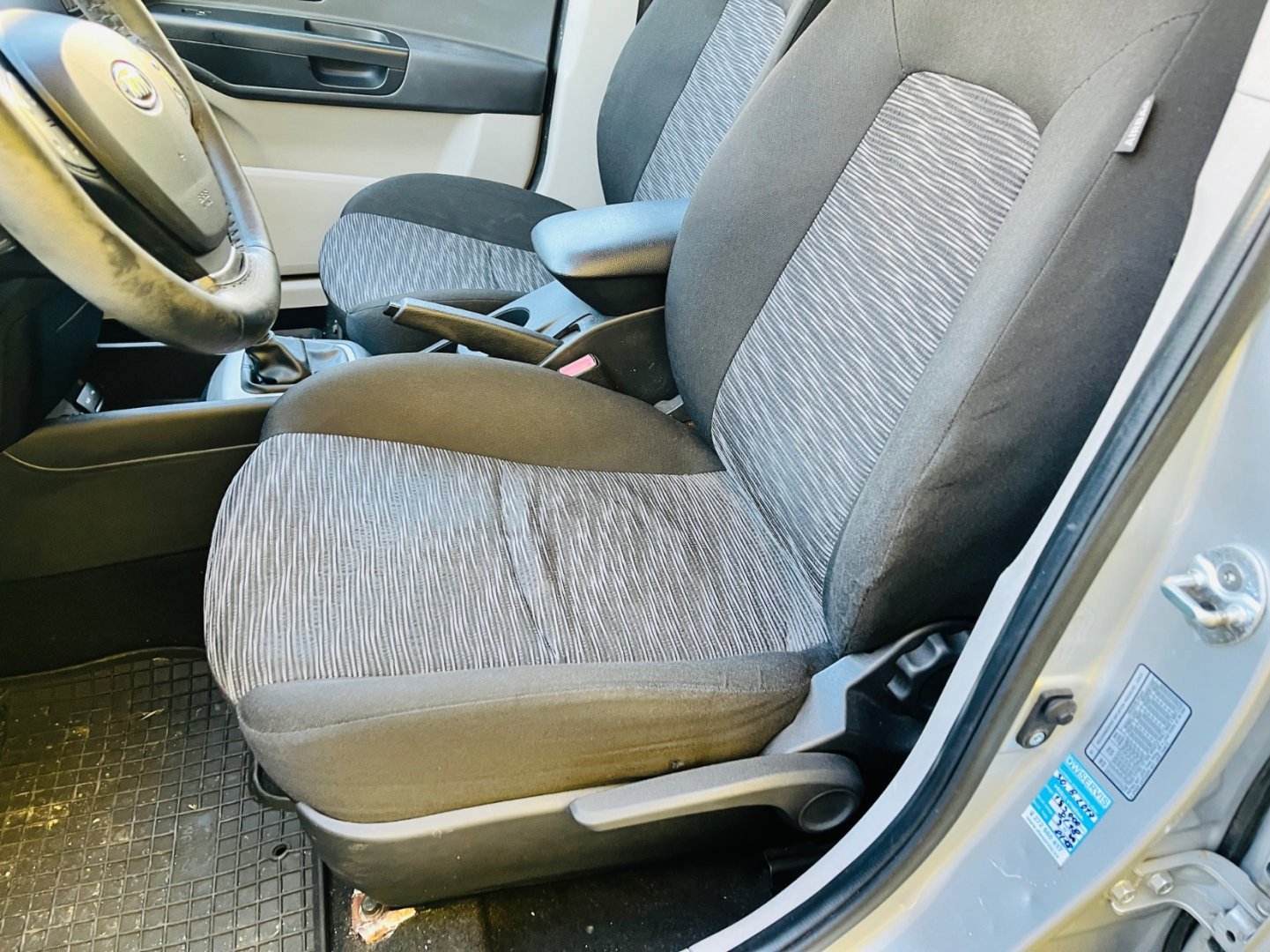 Kia Cee´d 1.4 i BENZÍN