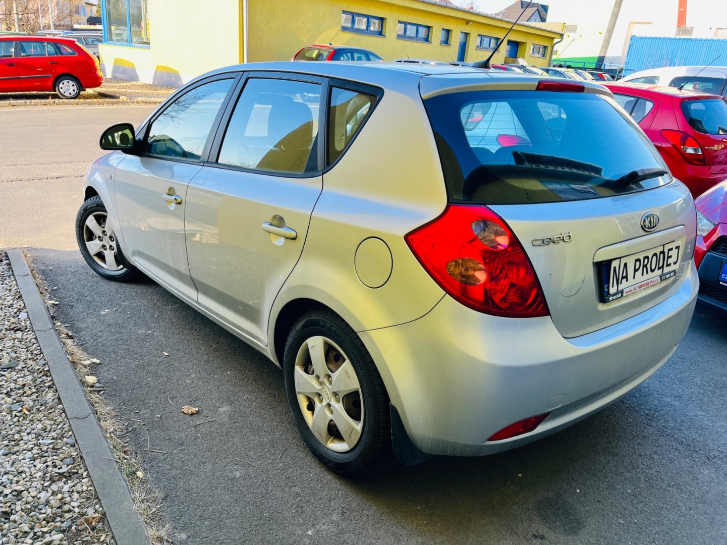 Kia Cee´d 1.4 i BENZÍN