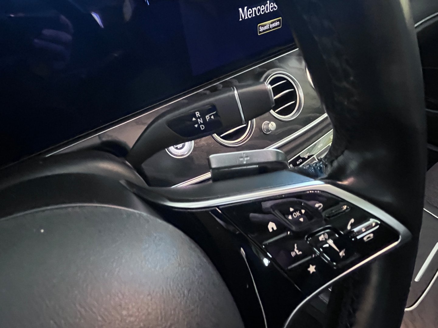 Mercedes-Benz Třídy E 220d  4MATIC 143 kW