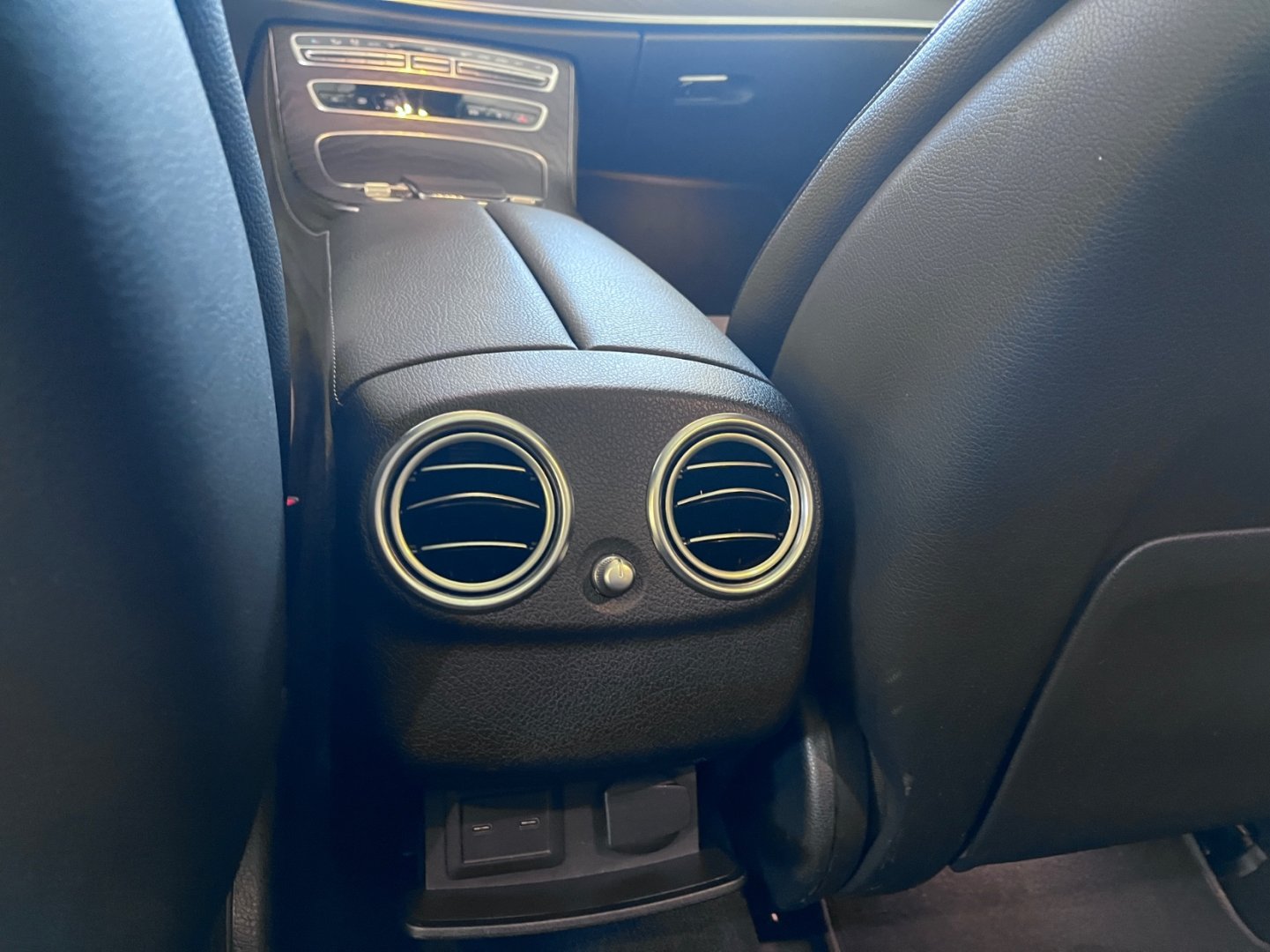 Mercedes-Benz Třídy E 220d  4MATIC 143 kW