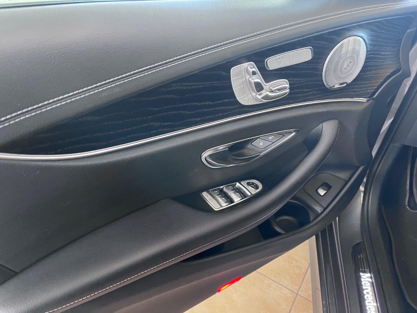 Mercedes-Benz Třídy E 220d  4MATIC 143 kW