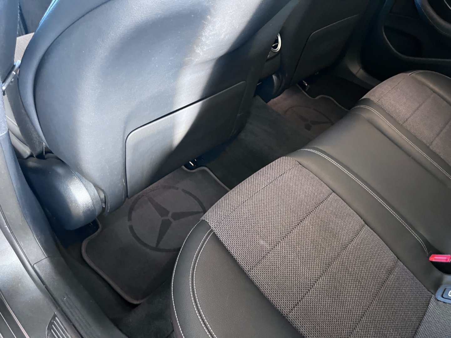 Mercedes-Benz Třídy E 220d  4MATIC 143 kW