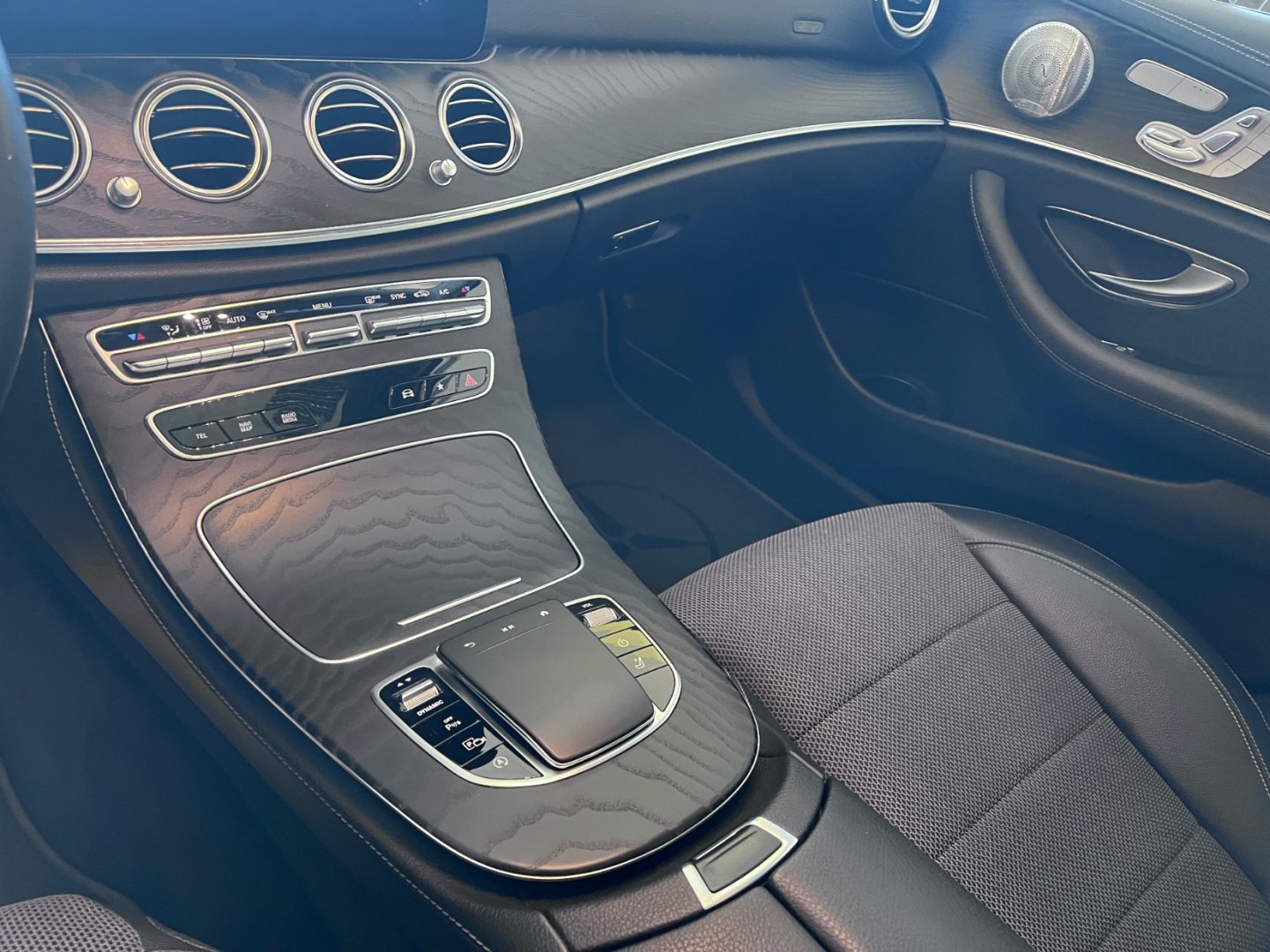 Mercedes-Benz Třídy E 220d  4MATIC 143 kW