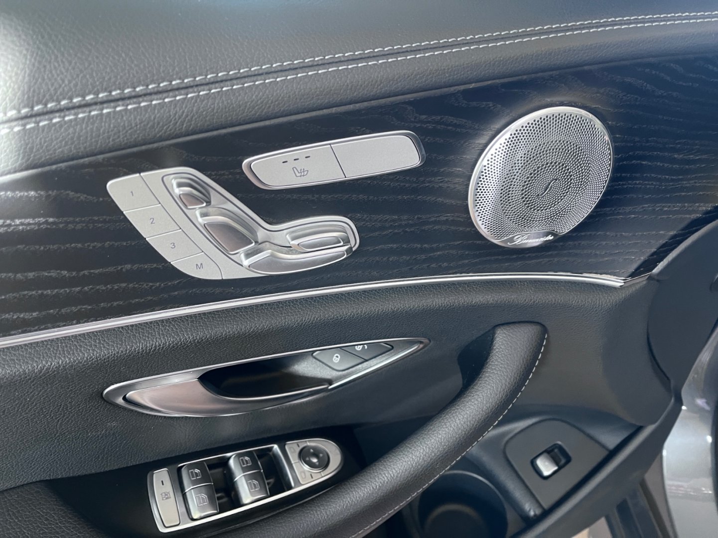 Mercedes-Benz Třídy E 220d  4MATIC 143 kW