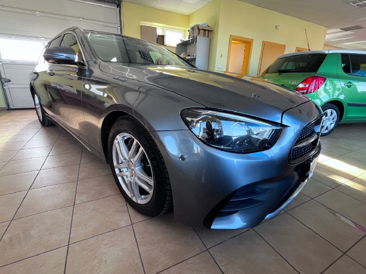 Mercedes-Benz Třídy E 220d  4MATIC 143 kW