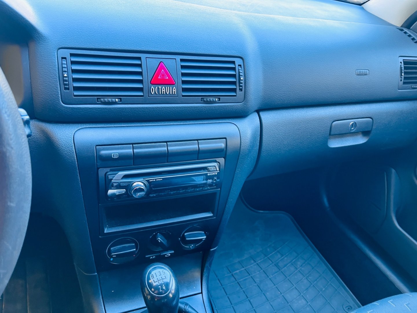 Škoda Octavia 1.6 i BENZÍN NAJ 140 TIS KM