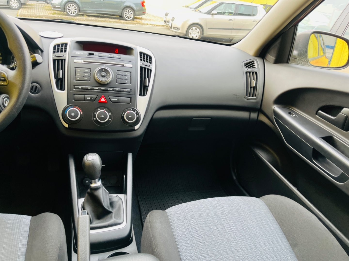 Kia Cee´d 1.4 i BENZÍN