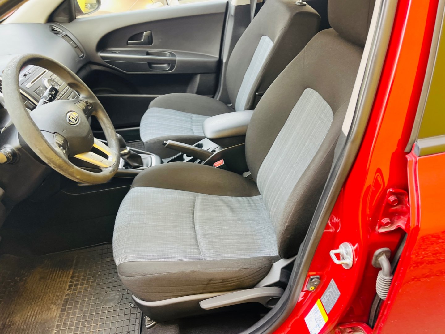 Kia Cee´d 1.4 i BENZÍN