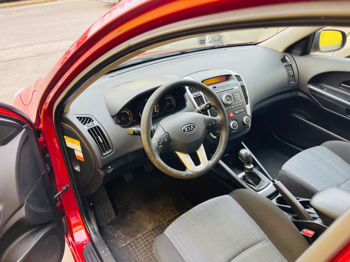 Kia Cee´d 1.4 i BENZÍN