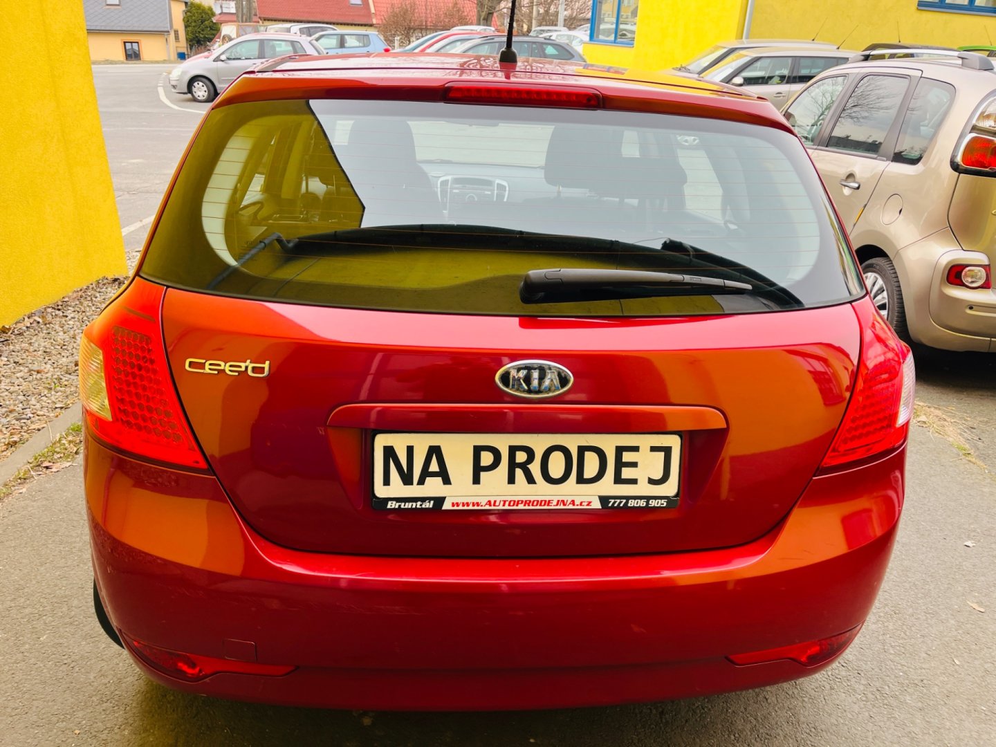 Kia Cee´d 1.4 i BENZÍN
