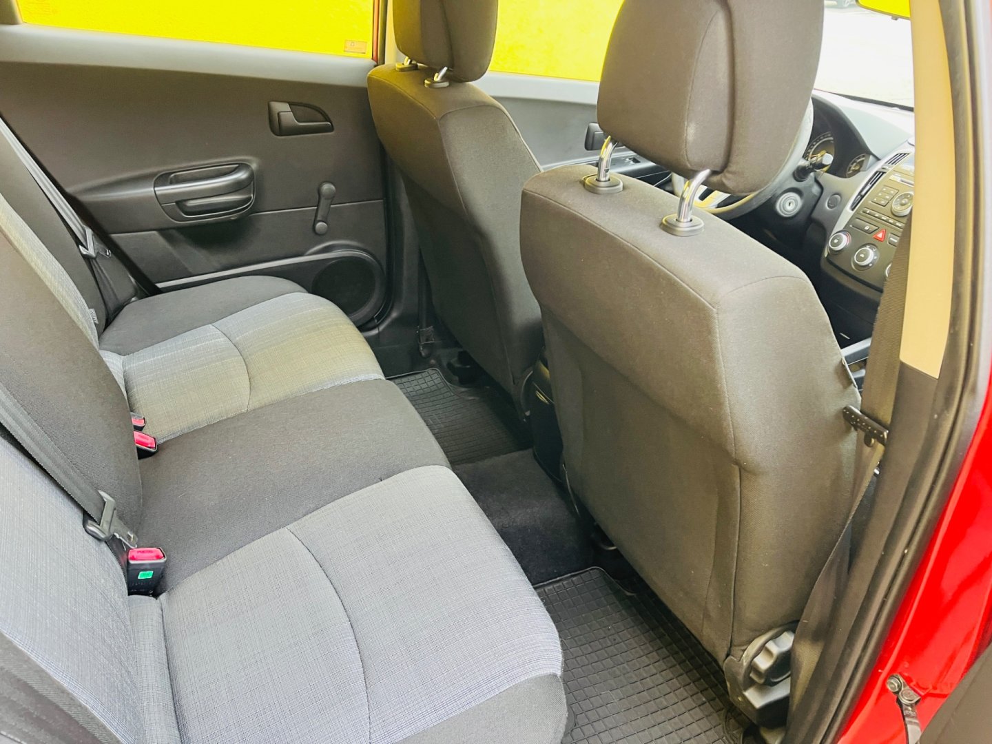 Kia Cee´d 1.4 i BENZÍN