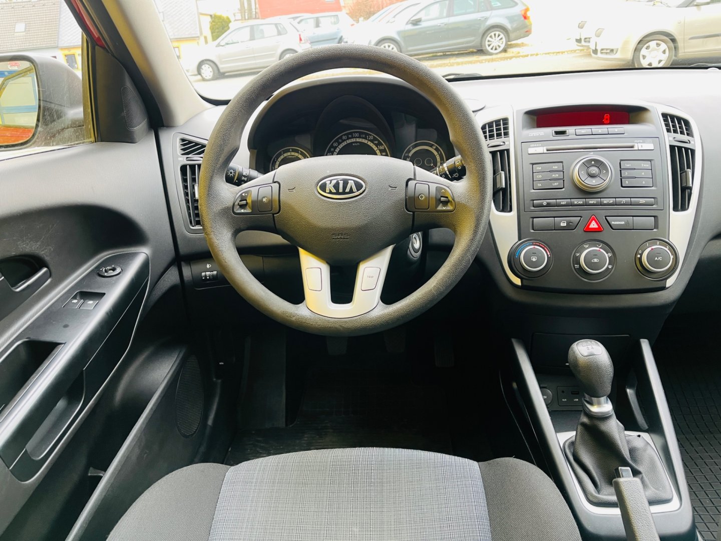 Kia Cee´d 1.4 i BENZÍN