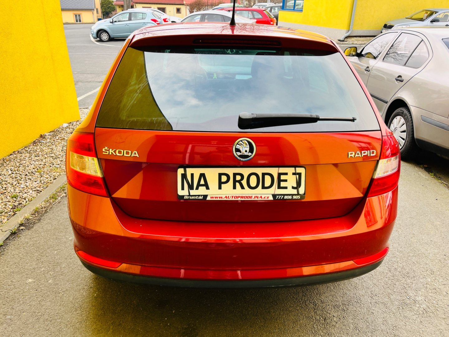 Škoda Rapid 1.2 TSi. BENZÍN SPACEBACK