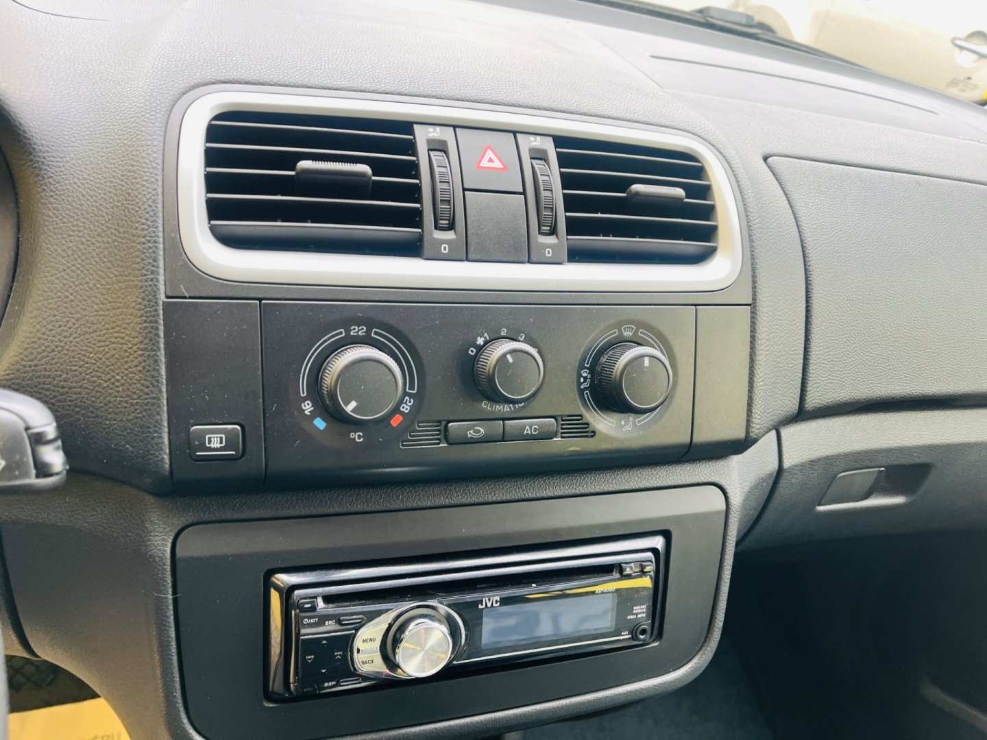 Škoda Fabia 1.2 i BENZÍN COMBI