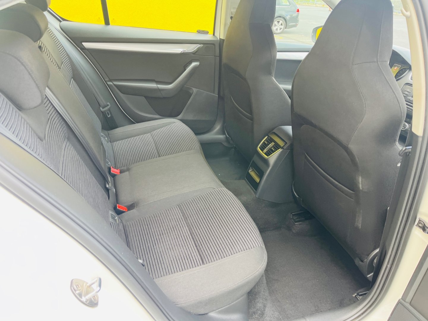 Škoda Octavia 1.2 TSi DIGI KLIMA, VYHŘEV SED