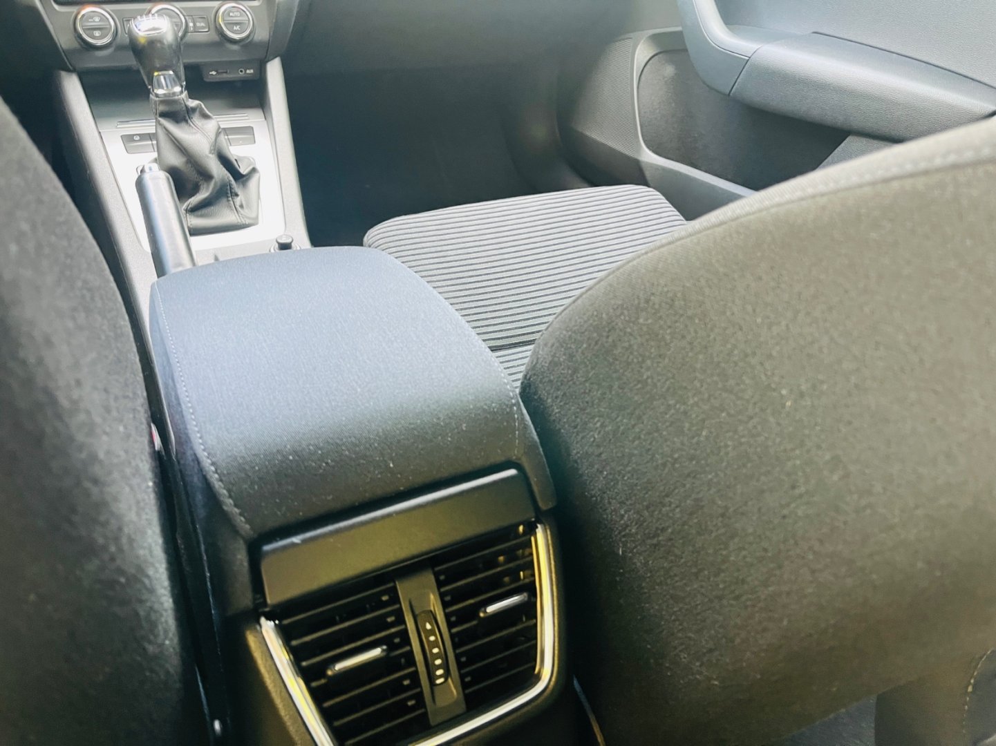 Škoda Octavia 1.2 TSi DIGI KLIMA, VYHŘEV SED