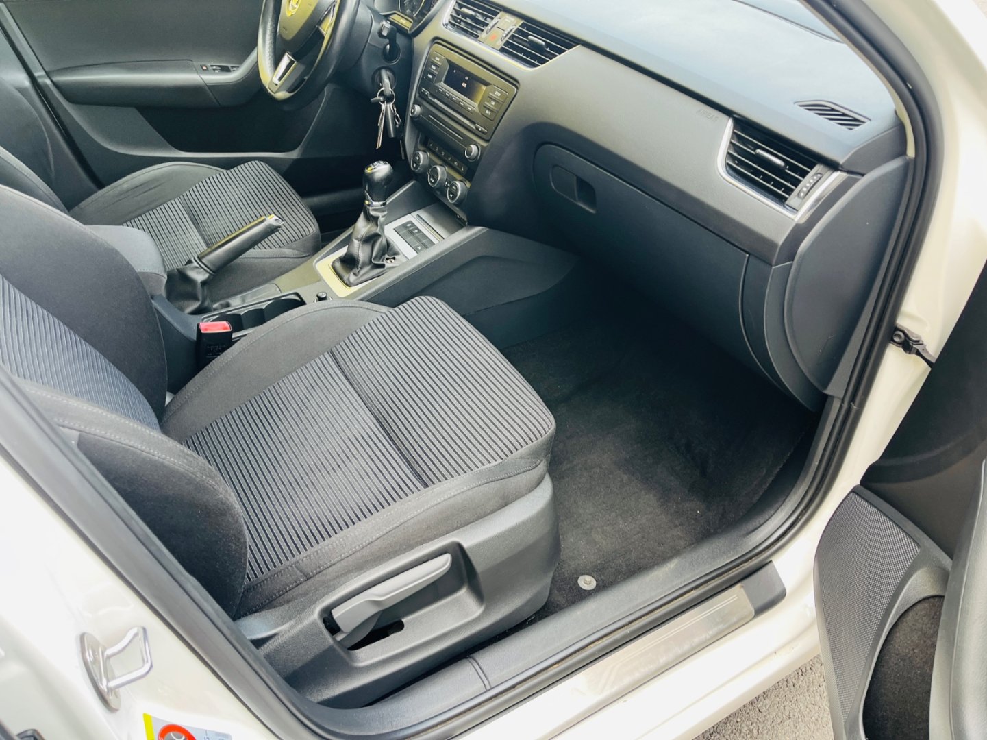 Škoda Octavia 1.2 TSi DIGI KLIMA, VYHŘEV SED