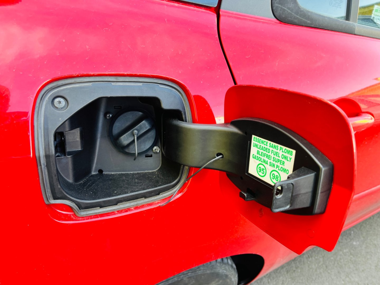 Renault Clio 1.2 i BENZÍN KLIMA ALU KOLA