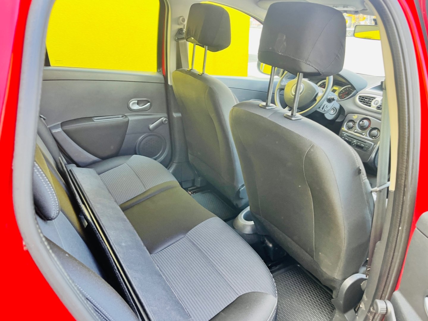 Renault Clio 1.2 i BENZÍN KLIMA ALU KOLA