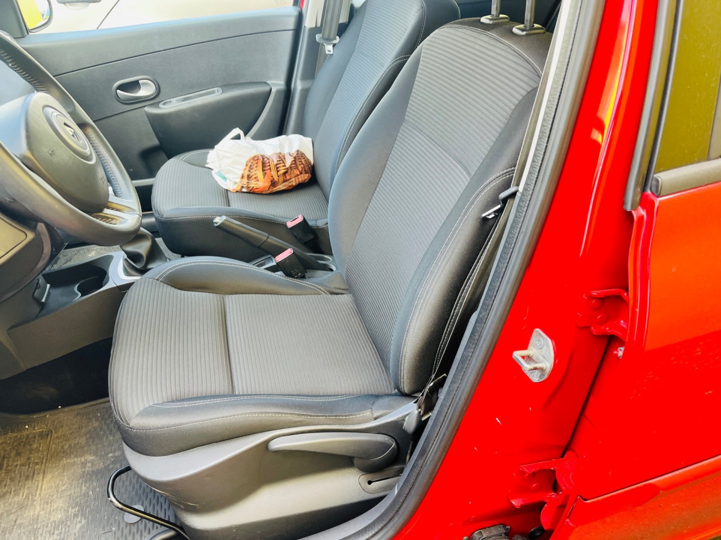 Renault Clio 1.2 i BENZÍN KLIMA ALU KOLA