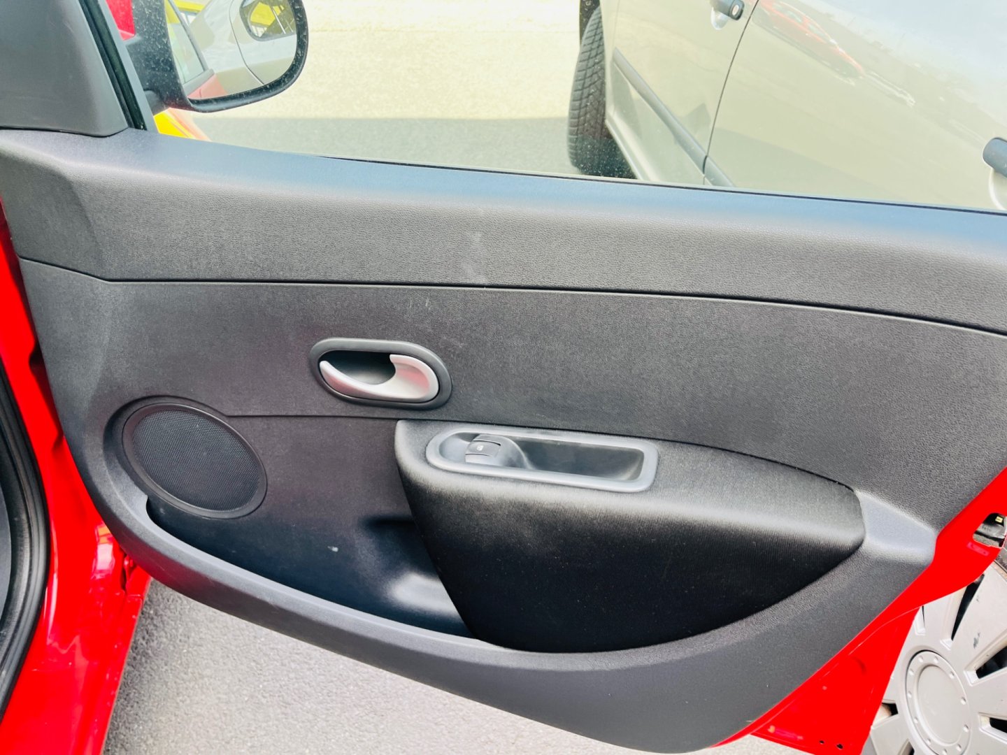 Renault Clio 1.2 i BENZÍN KLIMA ALU KOLA