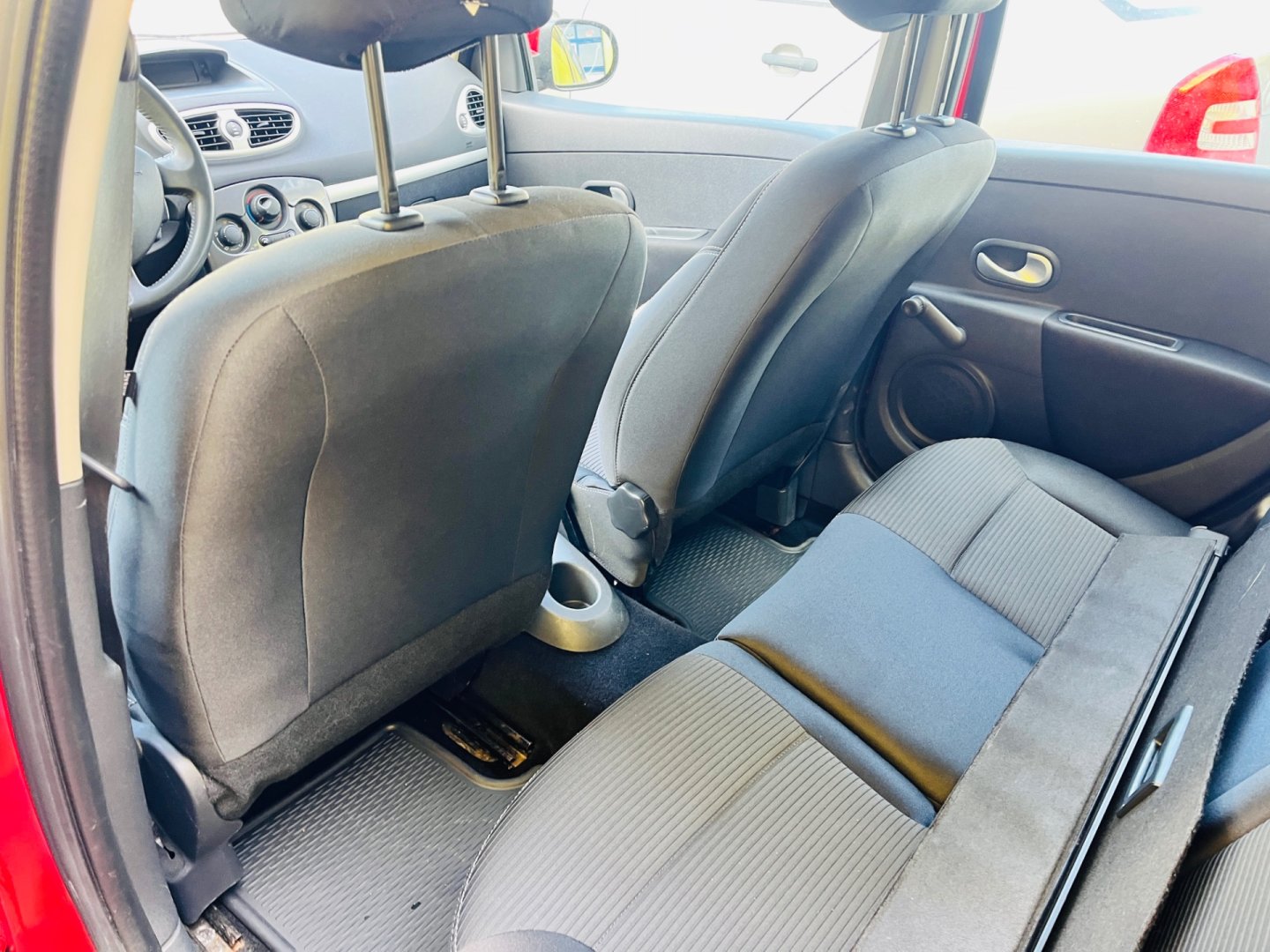 Renault Clio 1.2 i BENZÍN KLIMA ALU KOLA